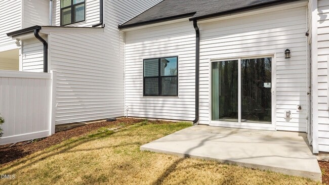 Building Photo - 745 Putney Hl Rd