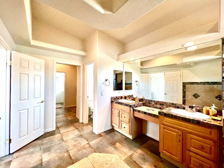 Building Photo - 64977 Ray Ct