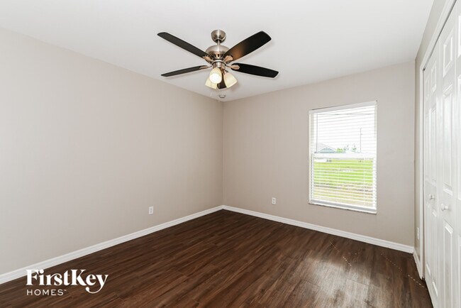 Building Photo - 2218 NW 1st St