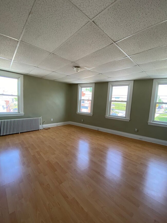 Building Photo - 2300 Arlington Ave