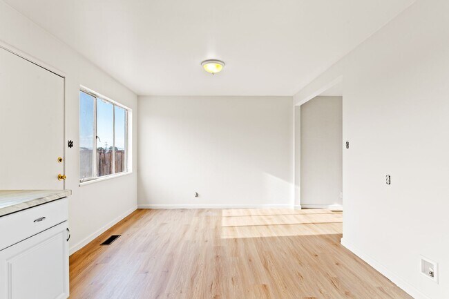 Building Photo - Just Updated! 3 Bed House in San Leandro |...