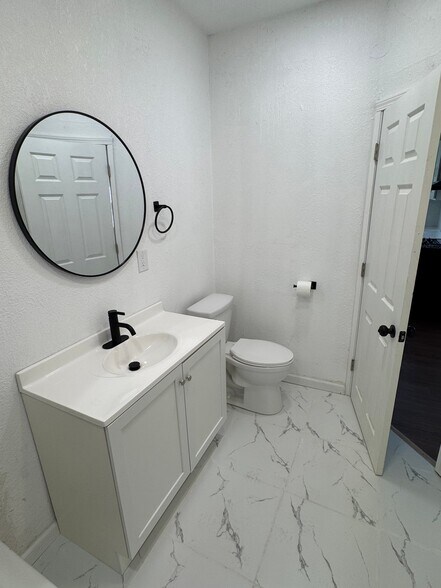 Building Photo - 420 N 29th St
