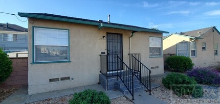 Building Photo - m-300