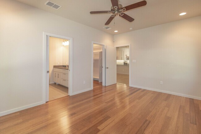 Building Photo - 1702 Forest Hill Dr