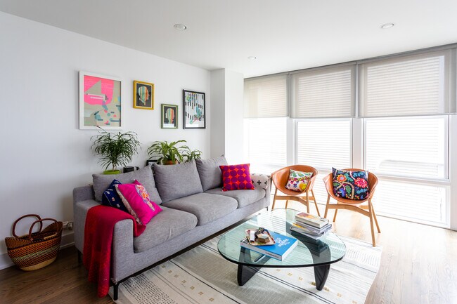 2nd floor living area - 1829 N Cleveland Ave