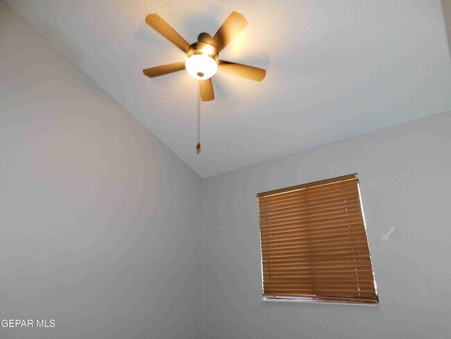 Building Photo - 8609 Pilgrimage Cir