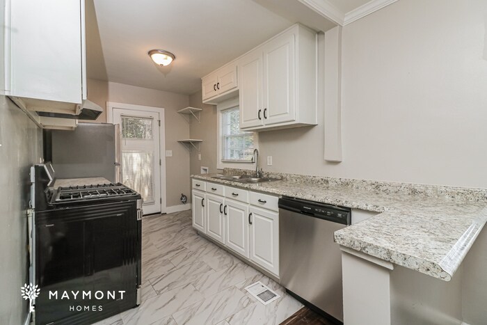 Building Photo - 1381 Benteen Way SE