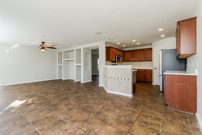 Building Photo - 19738 Timberbluff Dr