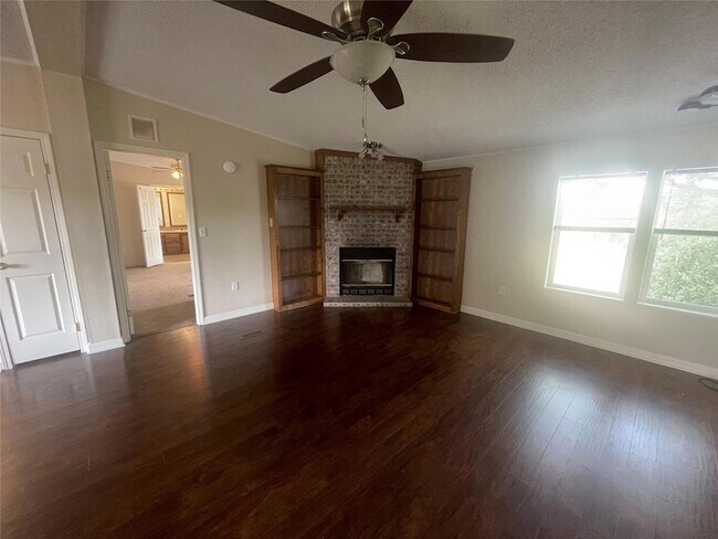 Building Photo - 1550 Alpine Trail