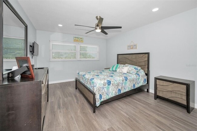 Building Photo - 300 64th Ave