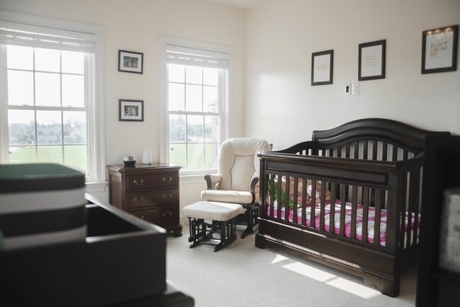 Building Photo - Villages at Urbana Luxury Townhouse For Lease