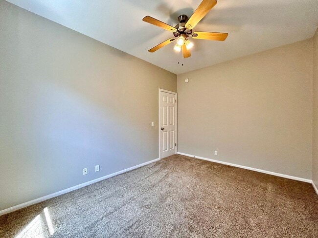 Building Photo - 4029 Barlow Dr