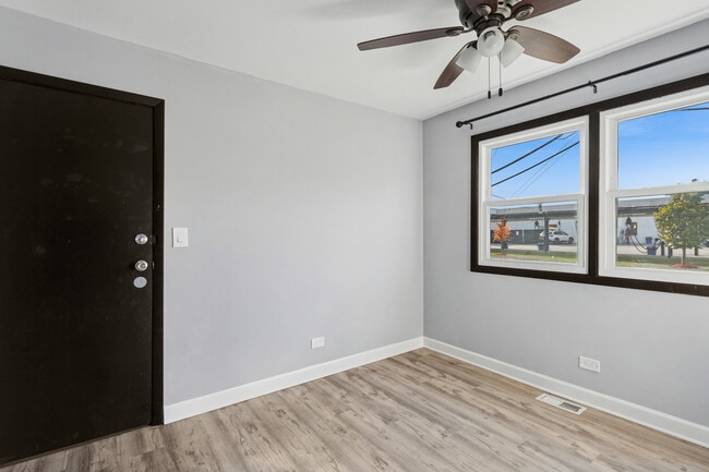 Building Photo - 55 W Ann St