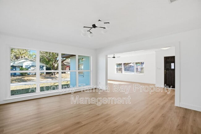 Building Photo - 2812 N Munro St