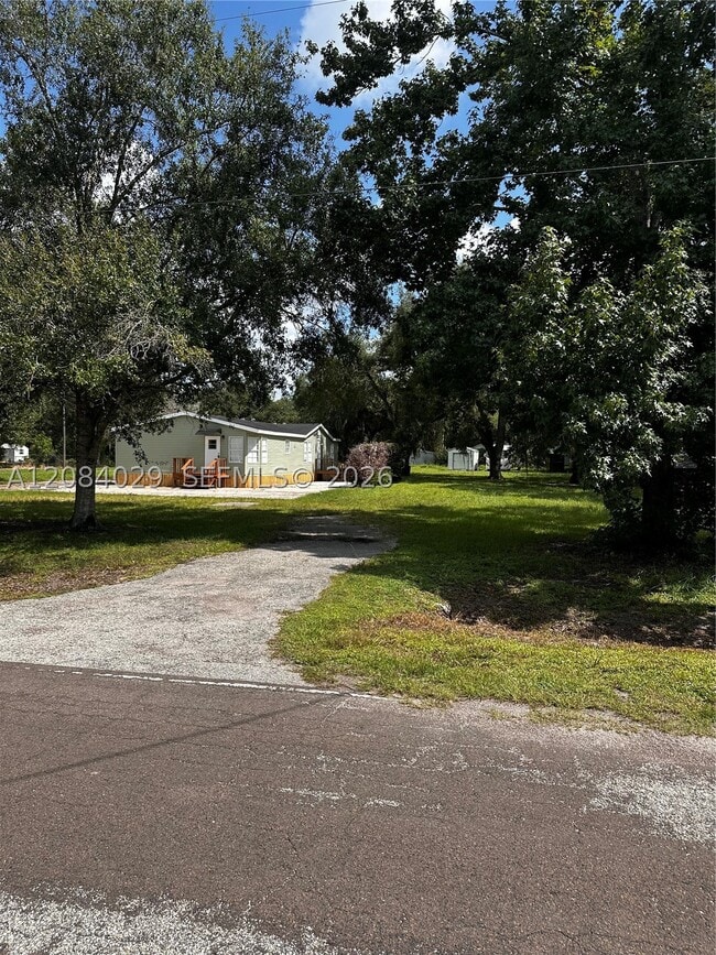Building Photo - 131 Oak Dr