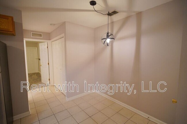 Building Photo - 2740 W Tharpe St