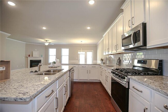 Building Photo - 2304 Shetley Creek Dr