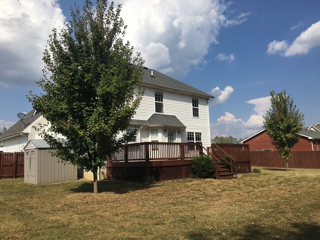 Building Photo - 320 Emmaus Cir