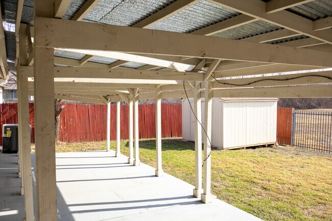 Building Photo - 1613 Apollo Cir