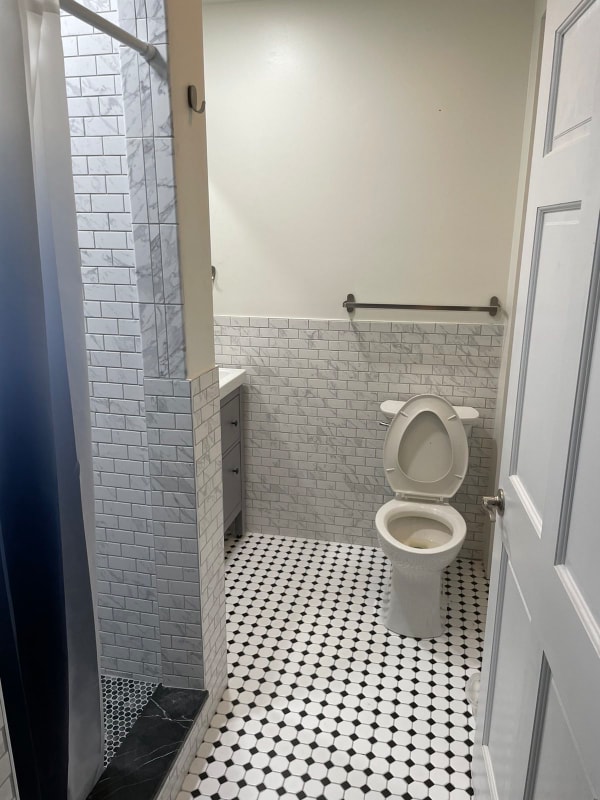 Building Photo - 416 E Main St