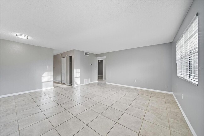 Building Photo - 12401 Oak Cedar Pl