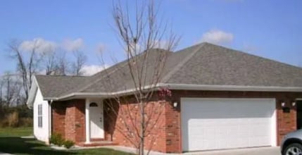 Building Photo - 2 bed 2 bath duplex Rogersville MO