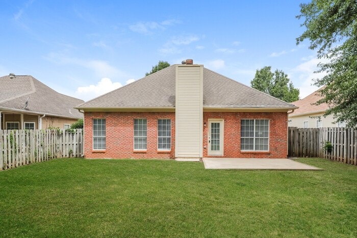 Building Photo - 1155 Amberley Woods Dr