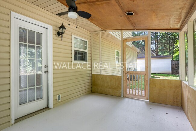 Building Photo - PRICE REDUCTION!!  FARRAGUT: TWO STORY 3 B...