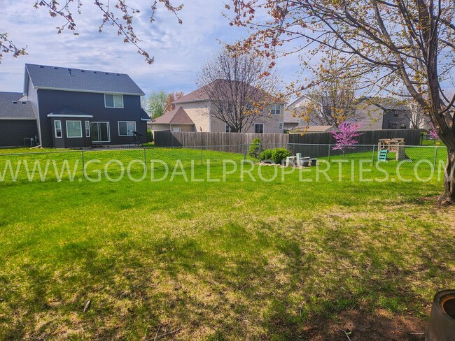 Building Photo - 4 Bedroom 3 Bath Home 3 Car Garage with large fenced in yard in Waukee