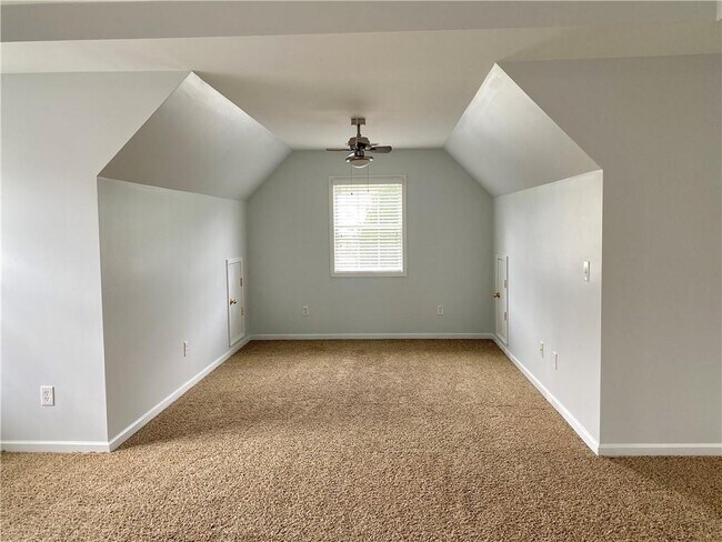 Building Photo - 6405 Knighted Ct