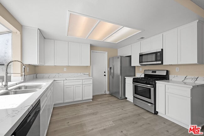 Building Photo - 25626 Vespucci Ave