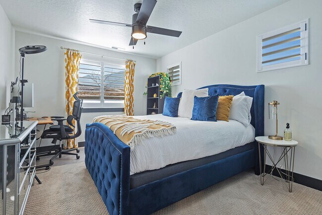 Building Photo - 423 W Red Wolf Dr