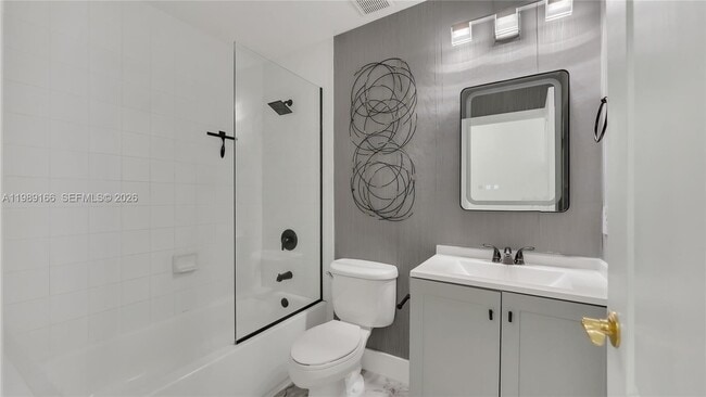 Building Photo - 2342 SE 10th St