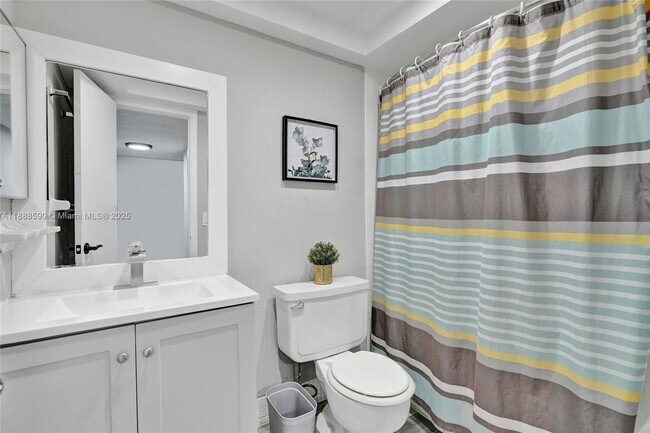 Building Photo - 335 SW 20th St