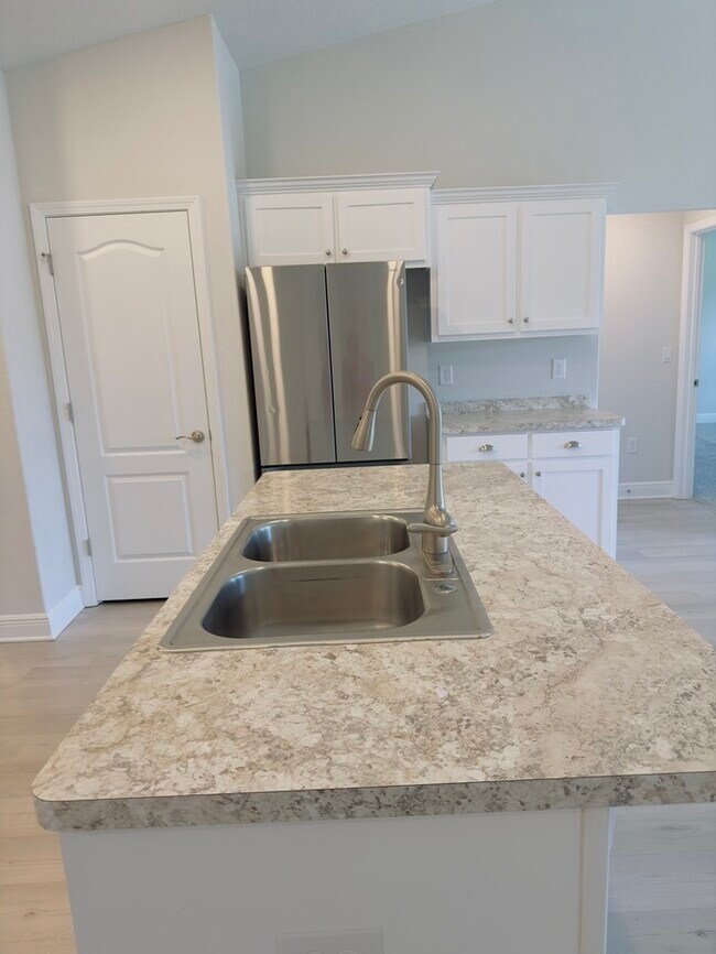 Building Photo - 4 bed/2 bath New Construction Home in Embe...