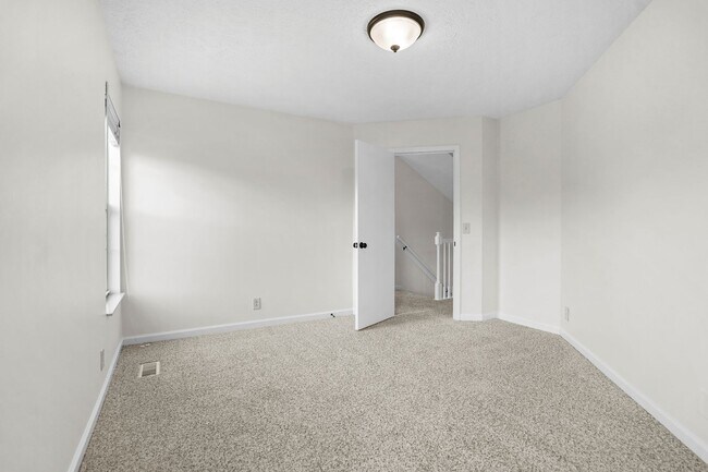 Building Photo - 114 Waters Edge Ln