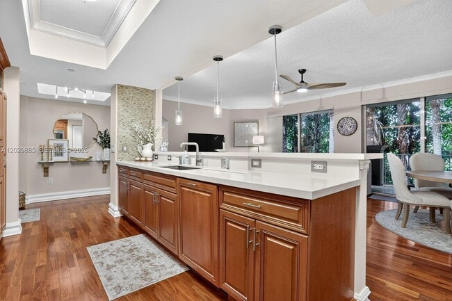 Building Photo - 1200 Hillsboro Mile