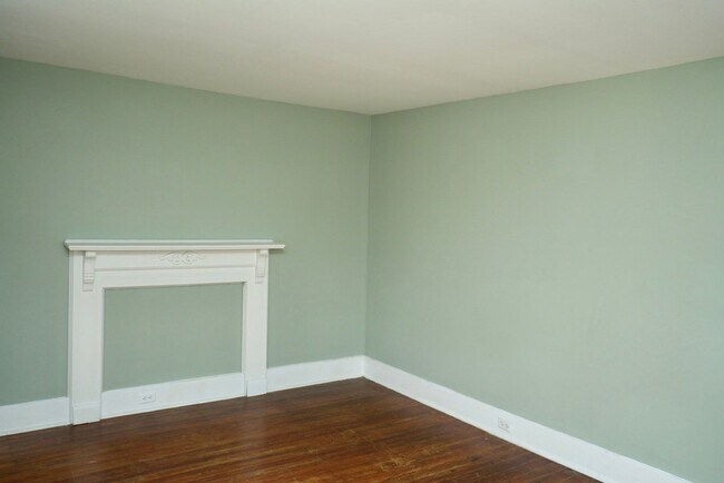 Building Photo - 920 Anderson St