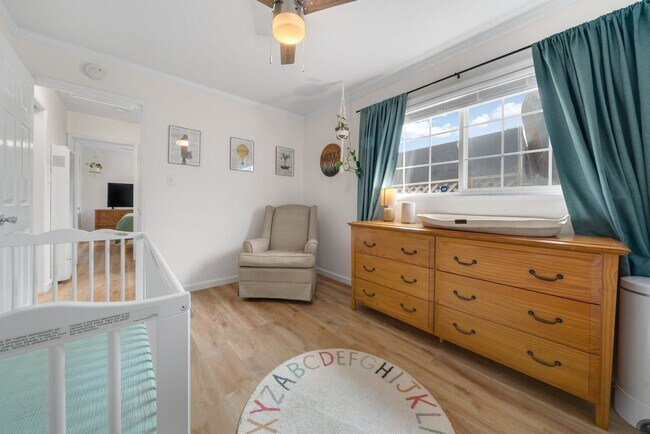 Building Photo - Charming Home In NE Richmond!