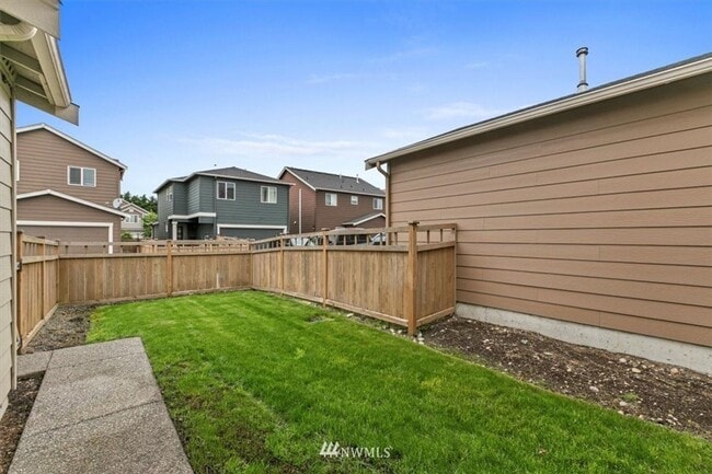 Building Photo - Keep Cool in this Air Conditioned Home in Gated Community!