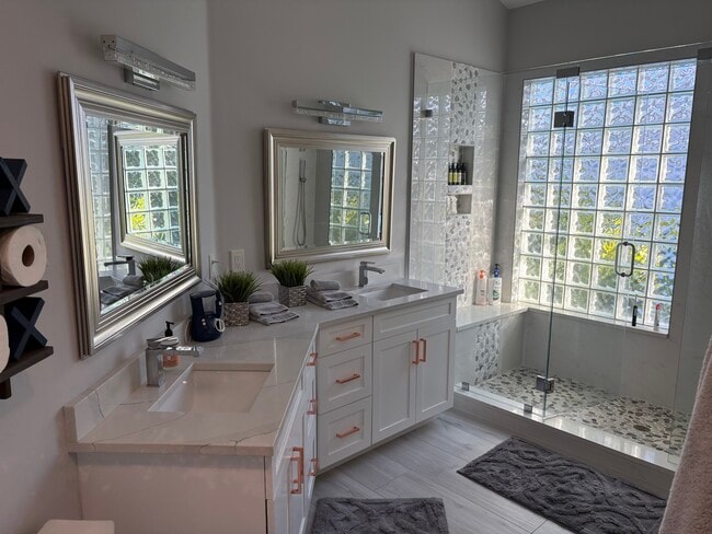 Building Photo - 1050 Lytham Ct