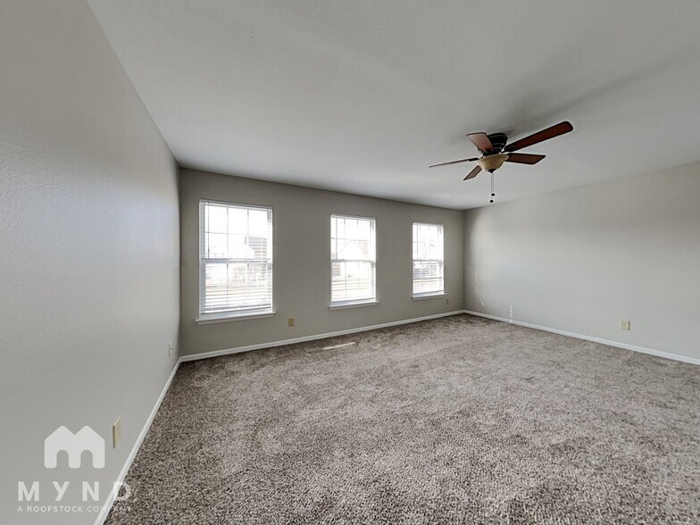 Building Photo - 747 Sedgewick Ln