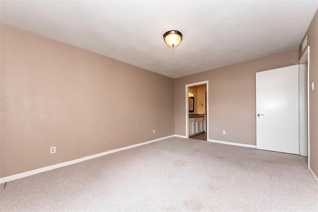 Building Photo - 5 Dorado Dr