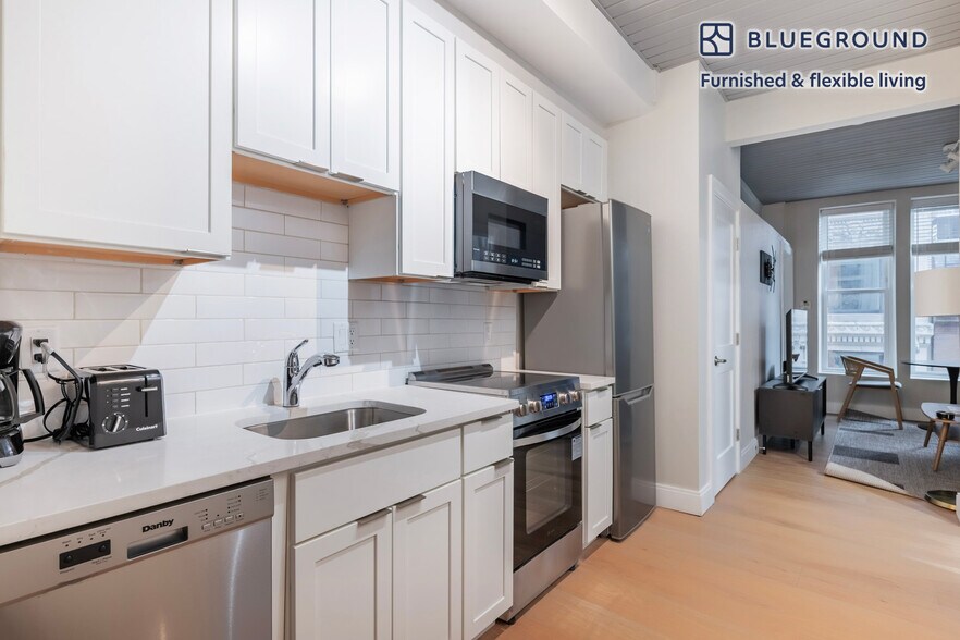 Building Photo - 44 Bromfield St