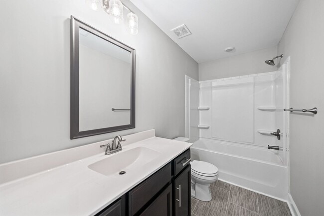 Building Photo - Pet Friendly Three Bedroom!