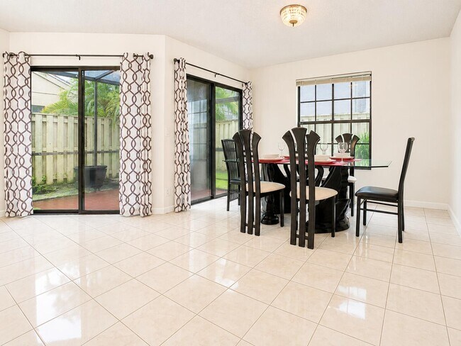 Building Photo - 1710 Shoreside Cir