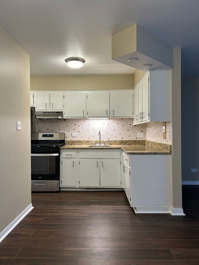 Building Photo - 6300 W 63rd St