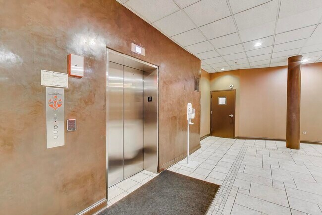 Building Photo - 1133 S Wabash Ave