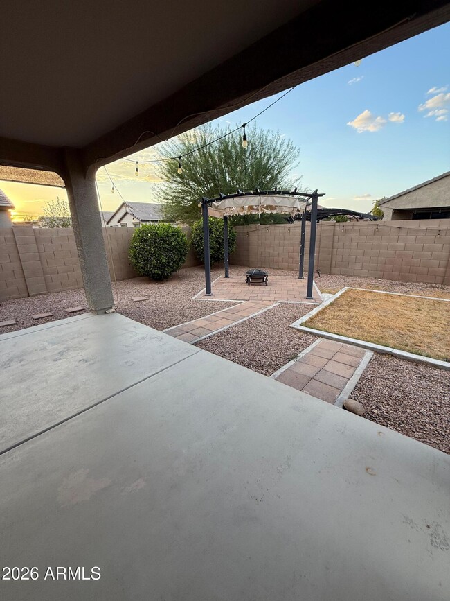 Building Photo - 41326 W Jenna Ln