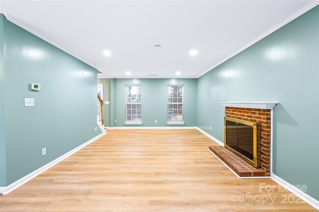 Building Photo - 4528 McKee Rd